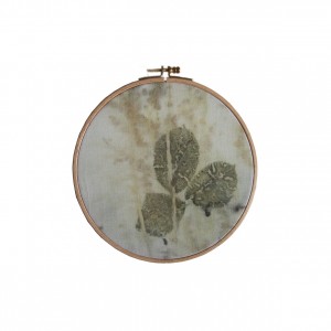 BAIN n°35 EMPREINTE n°05 / ronce sur laine dans bain d'eucalyptus / diam.19 cm - 80 €