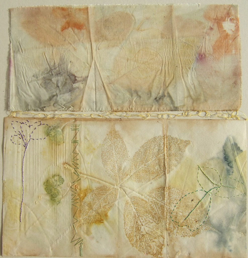 Grand Pays - œuvre 1 - recto - empreintes végétales et broderies au fils de soie sur soie et papier et crochet par mapie des vignes